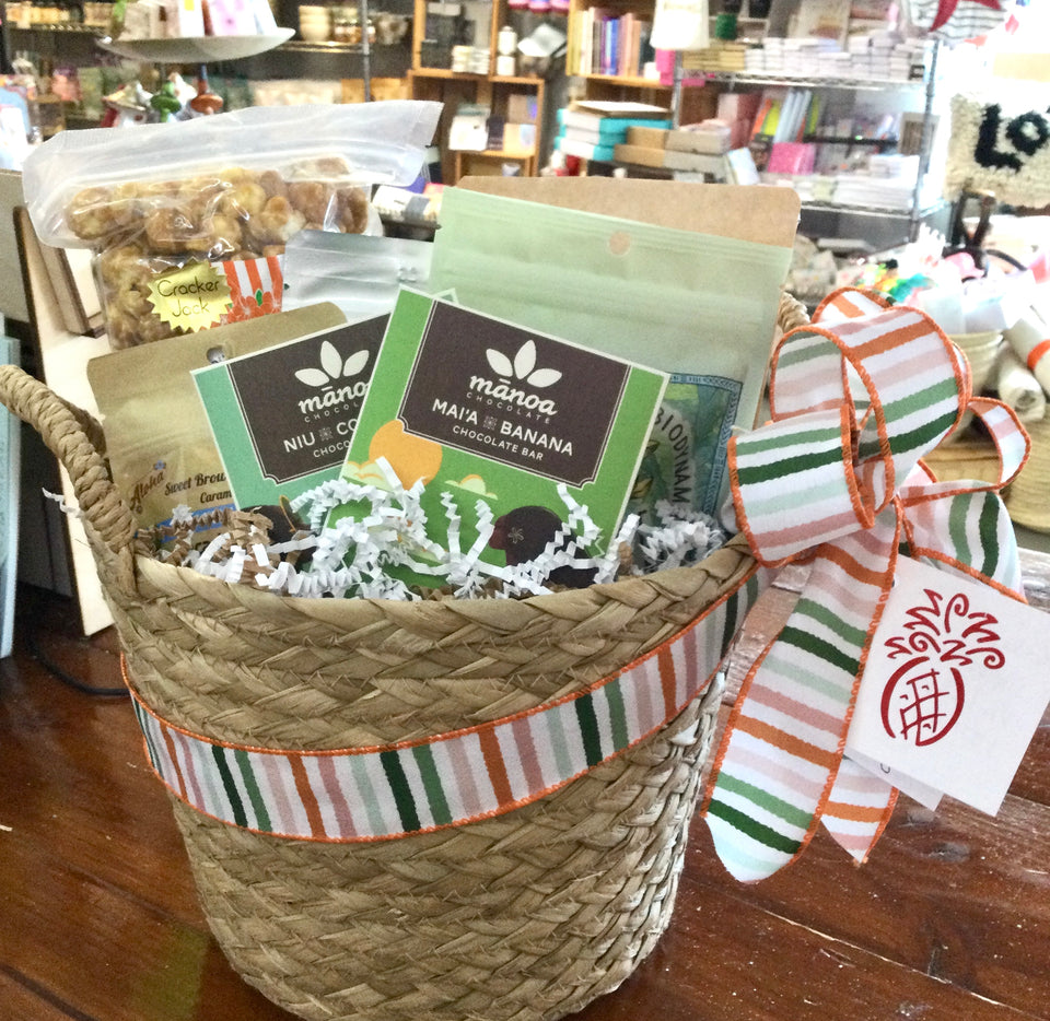 Example of the custom hawaii Treats basket