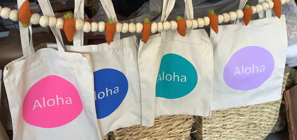 Spring colored Aloha totes!