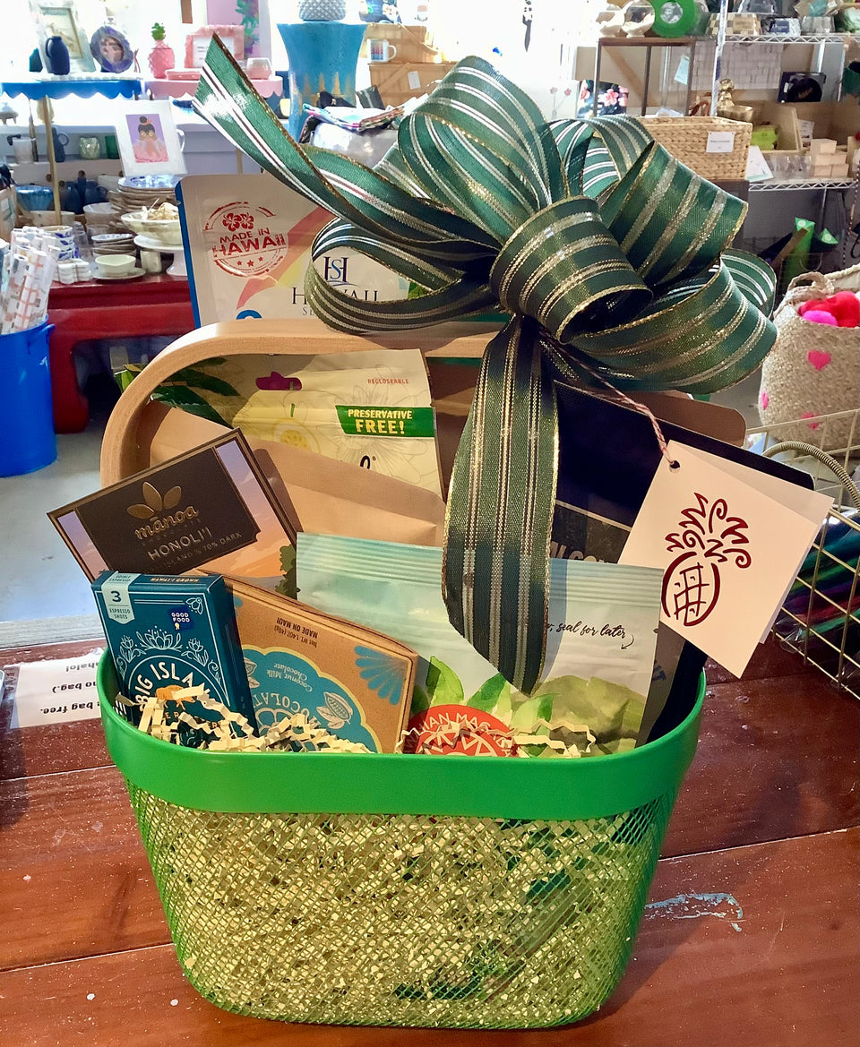 Metal Mesh Basket Tote with Wooden Handle - Free delivery on Oahu included