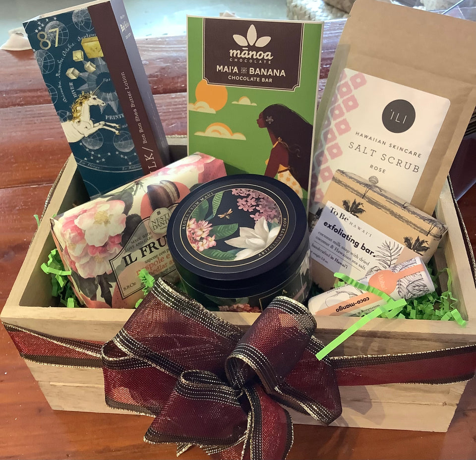 Showing a typical mix of items that come in this gift basket 