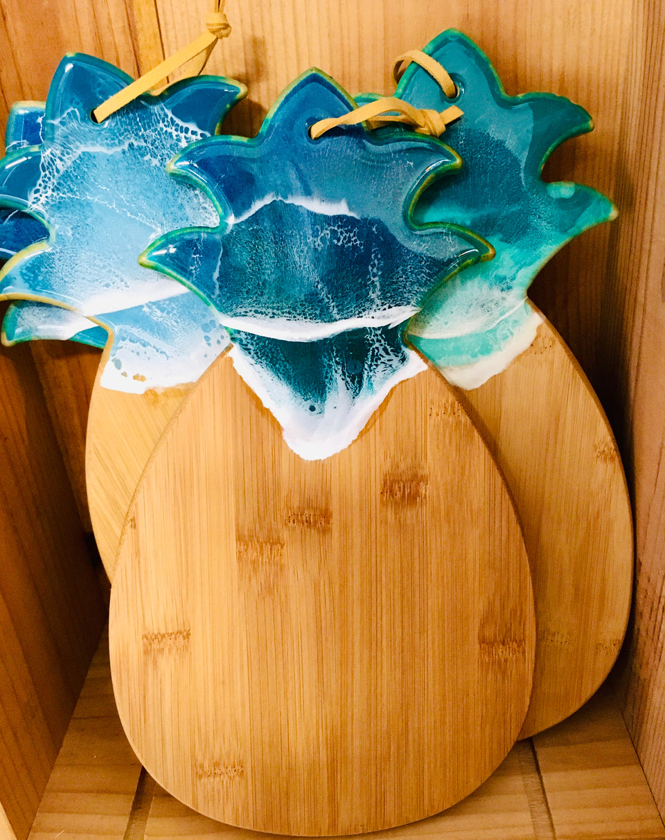 examples of pineapple shaped cutting board by marr artworks